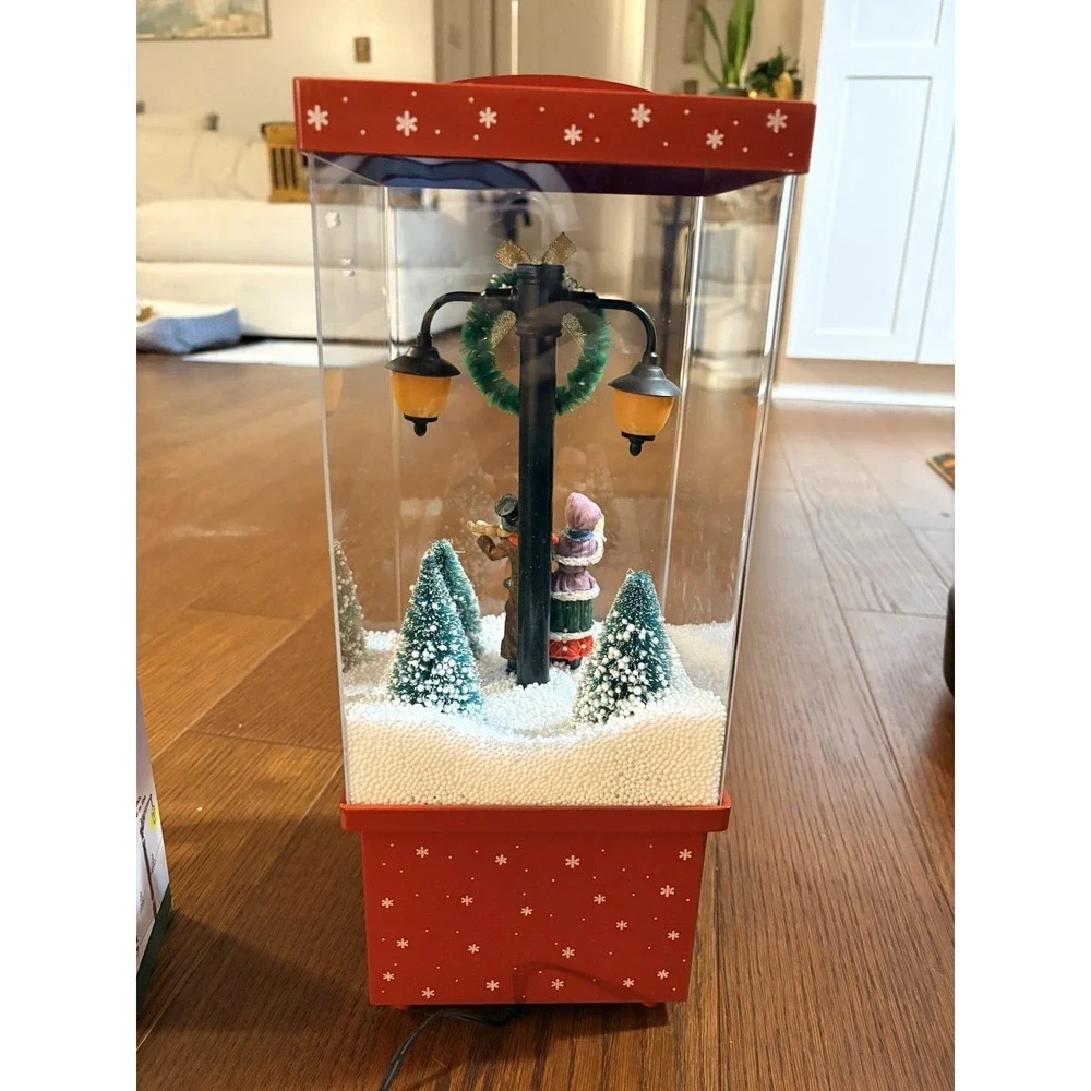 VINTAGE SNOWING MUSICAL CHRISTMAS HOLIDAY DECORATION Family Light Up Post Works